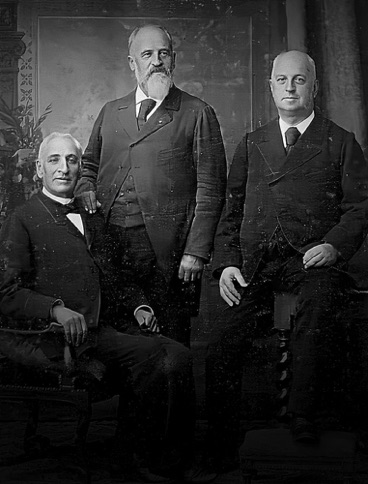 Ses 3 fils en 1910 : Alfred, Jules et Adh&eacute;lard